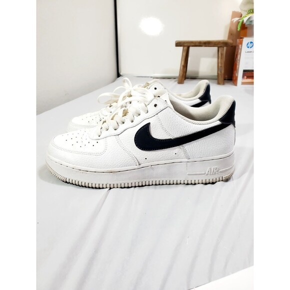Size 9 Nike Air Force 1'07 Casual Basketball Sneaker Shoe White Black CT2302-100 - Picture 7 of 15